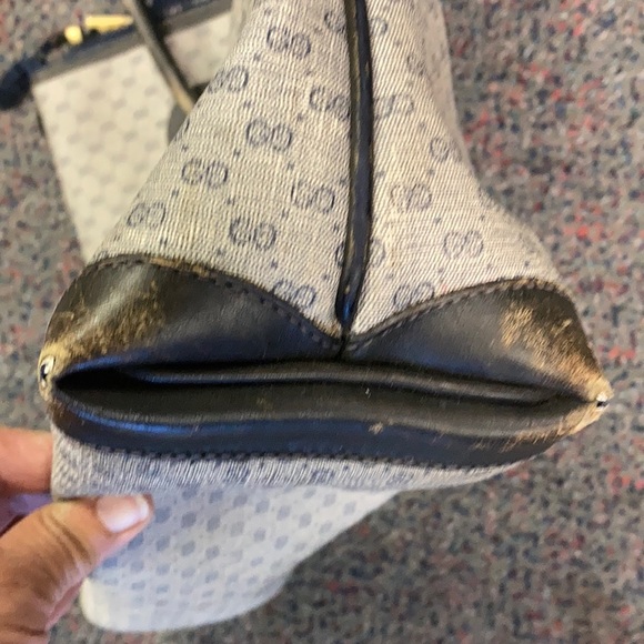 Vintage Gucci bag in tough shape needs some TLC - Picture 5 of 10